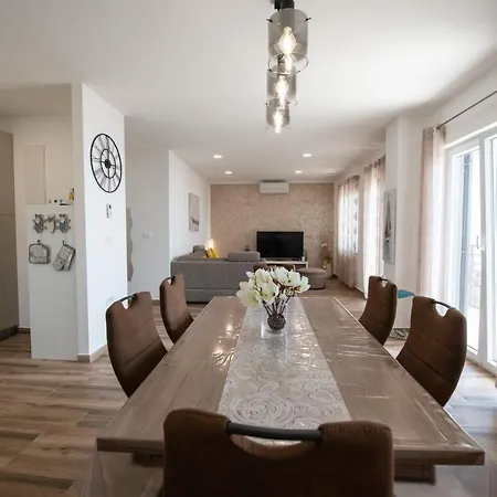 Apartment Rubinic Icici